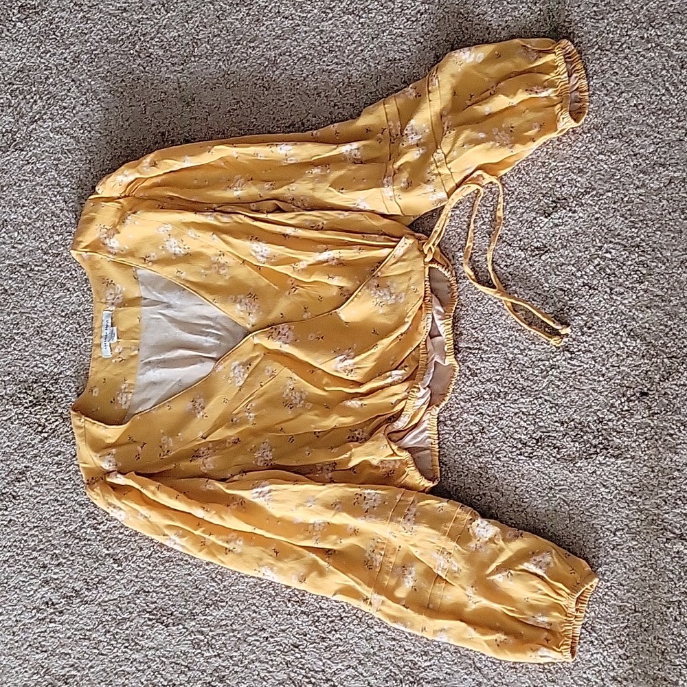 AE Cropped Wrap Tie Blouse size Medium